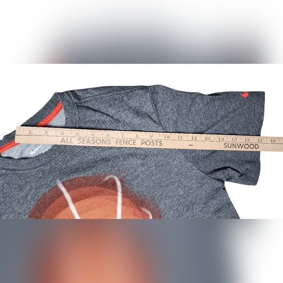 Nike Dri-Fit Large Gray Basketball Tee - Picture 8 of 8